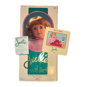 Julie Worlds Most Intelligent Talking Doll 1987 Worlds of Wonder Box Works *flaw